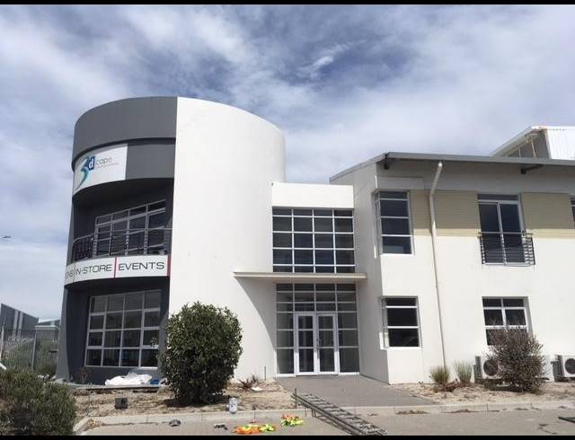900M² OFFICE TO LET IN CAPRICORN